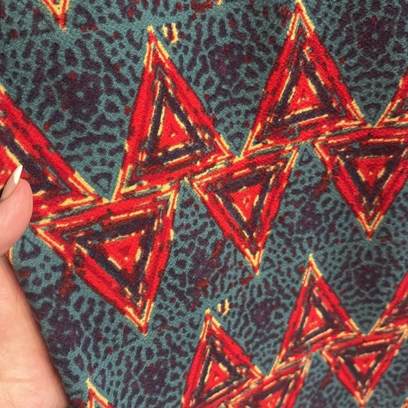 Lularoe NWT Cassie pull on pencil skirt geometric triangle print wide waist  S - Picture 4 of 10